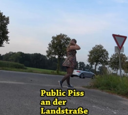 Public Piss an der Landstraße