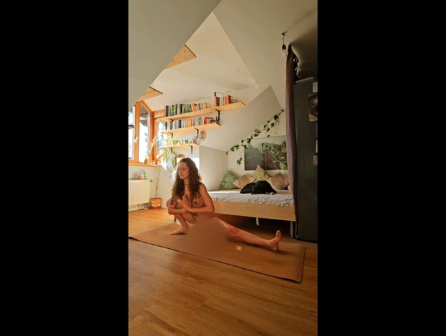 Ein nackte Yogastunde